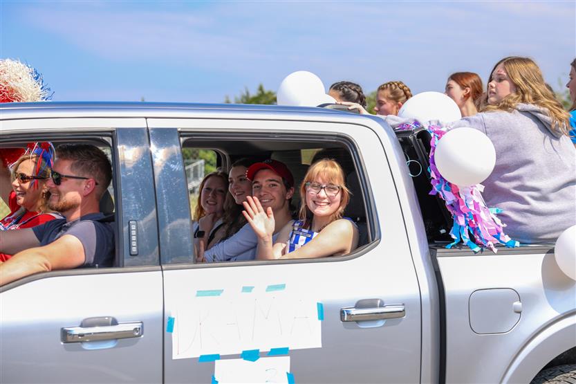 Schools celebrate homecomings
